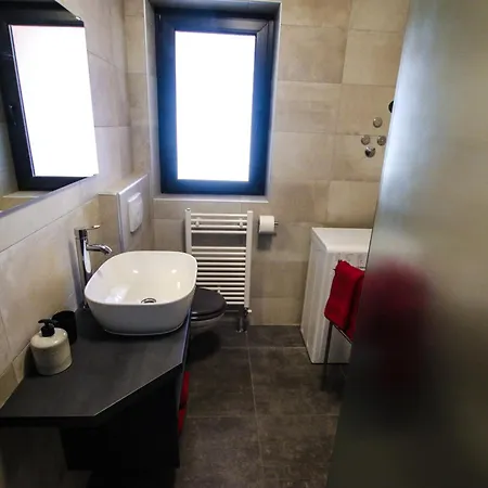 Apartament Tina I *