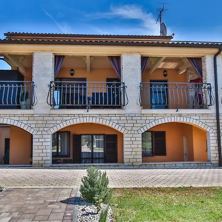 Apartamento Tina I *